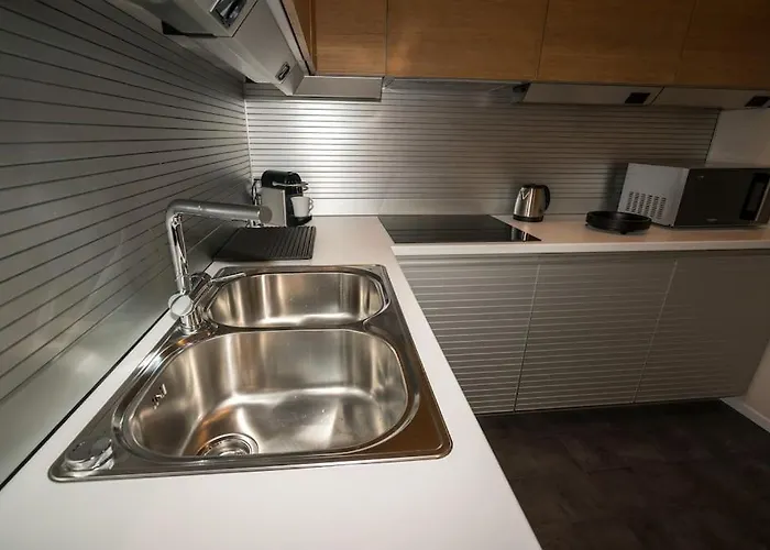 Casa Uetta דירה *